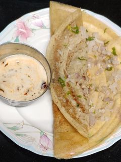 ஆனியன் அடை தோசை (Onion Adai dosa recipe in tamil) செய்முறை முக்கிய புகைப்படம்