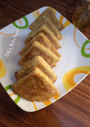 A picture of Vanilla Oats crepes with lime syrup.