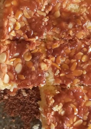 صورة لوصفة كيك مشرب بصوص كراميل وكوكاو ايفيلي