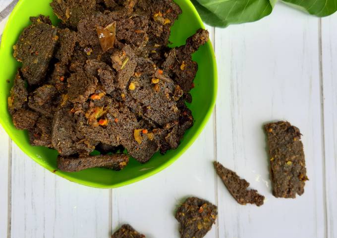 Cara Membuat Kripik Rendang Kangkung yang Lezat