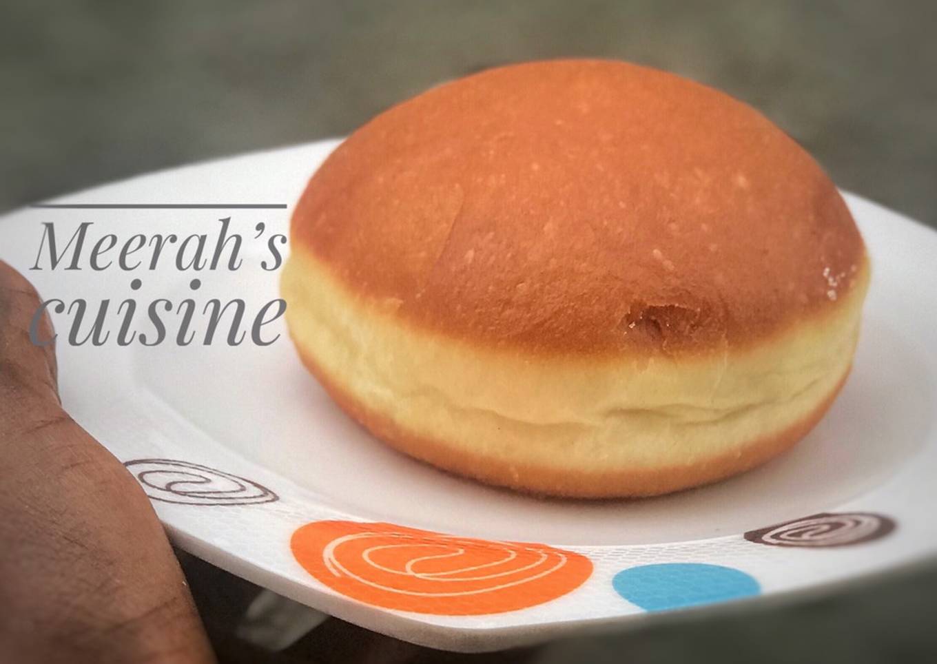 Round doughnuts (Bombolonis)