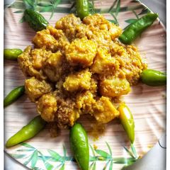 A picture of Bengali style Oler Dalna.