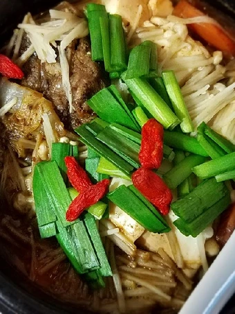 Easy Steps to Make Beef, napa and enoki mushrooms stew the Delicious Appealing