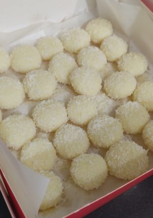 A picture of Coconut mithai.