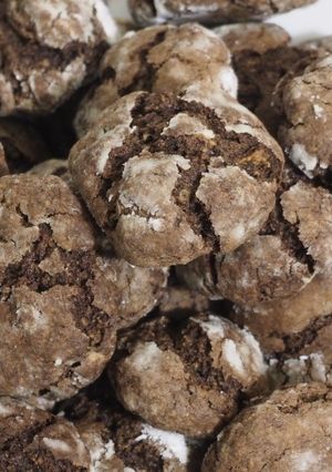 Une photo de Crinkles au chocolat (biscuits de Noël)