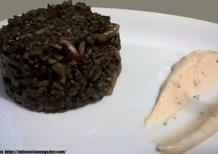 Arroz negro con calamares