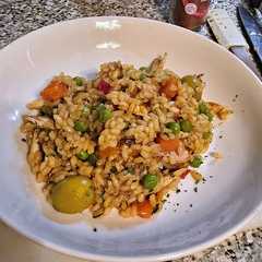Una foto de Arroz con pollo panameño (a mi manera)
