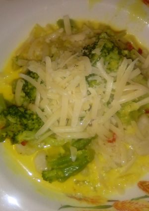 Una foto de Ñoquis de papa con salsa de Brócoli!!