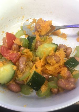 A picture of My winter peanut salad keto.