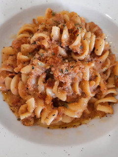 Una foto de Espirales con salsa cremosa de butifarra y pisto