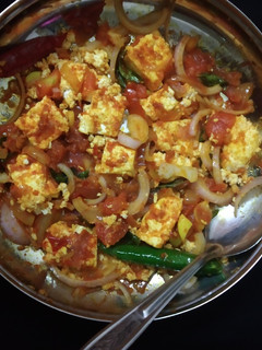 கடாய் பனிர்கிரேவி (Kadai paneer gravy Recipe in Tamil) செய்முறை முக்கிய புகைப்படம்