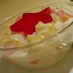 A picture of Fruit Salad with Cream.