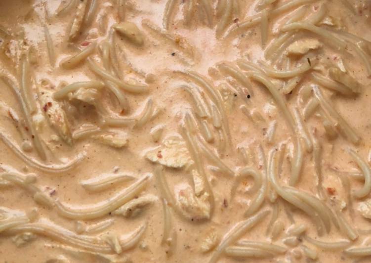 Pasta con pollo al chipotle con crema y queso