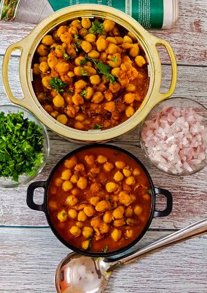 A picture of Zero Oil Chickpeas - Protein-Rich Oil-Free Chickpea Recipe.