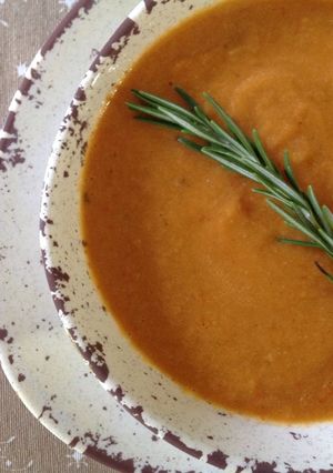 Una foto de Sopa de pimiento rojo 🍵❤️