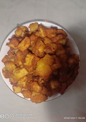 আলু পকোড়া (Aloo pakoda recipe in bengali) রেসিপির প্রধান ছবি