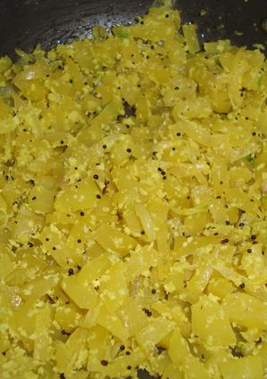 A picture of Raw Papaya thoran.