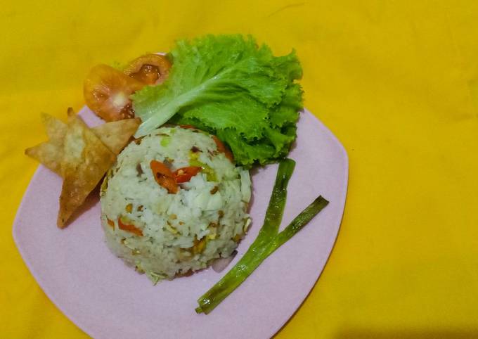 42. Nasi goreng daun jeruk