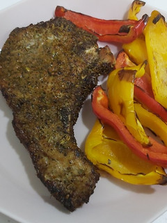 氣炸冷凍戰斧豬排(比依氣炸鍋) 的食譜成品照片