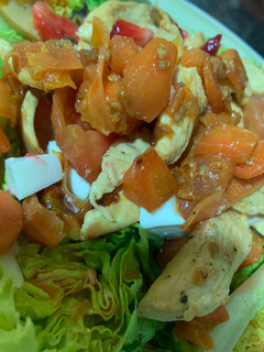 Una foto de Cogollos con pollo y verduras🥗🍗🥬