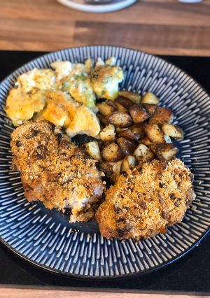 A picture of Crispy, Stilton pork chops.