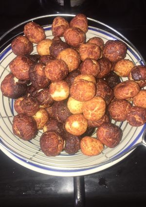 A picture of Milk balls (gullisuwa)🍡.