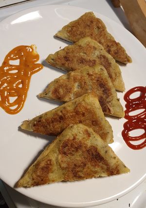 A picture of Aloo masala toast.