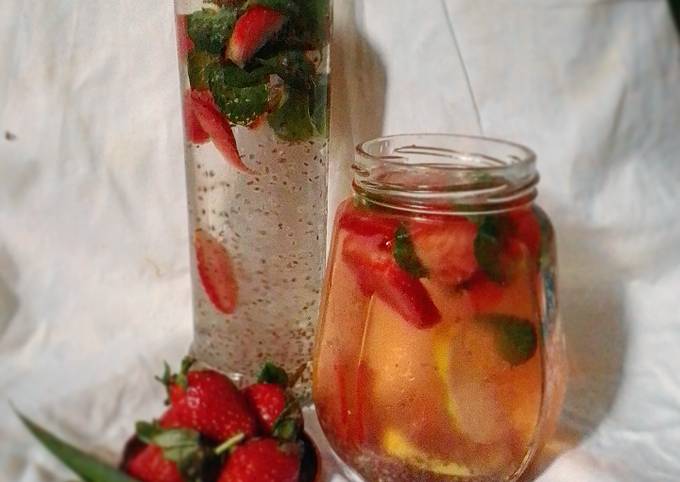 Langkah Mudah untuk Menyiapkan Strawberry Infused water Anti Gagal