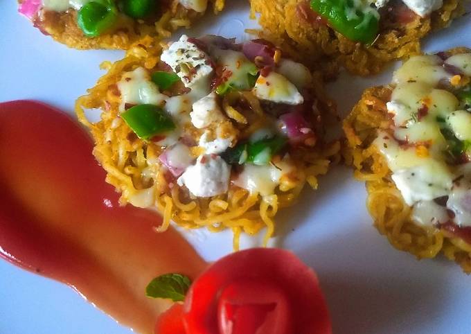 Simple Way to Prepare Speedy Maggi mini Pizzas