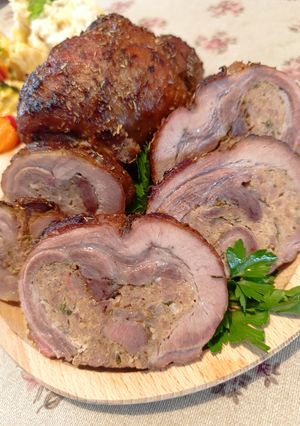 Ünnepi töltött, sült oldalas, göngyölve recept fotója