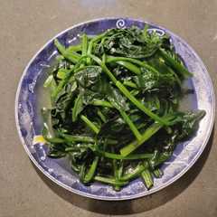 Sautéed Spinach with Ginger and Garlic-レシピのメイン写真