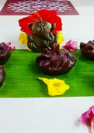A picture of Ragi Elu Modak/Finger Millet sesame seed modak.