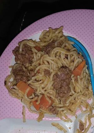 A picture of Indomine with meatballs.