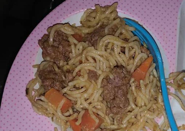 Indomine with meatballs