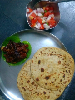 सत्तू के चटपटे पराठे (Sattu ke chatpate parathe recipe in Hindi) रेसिपी मुख्य फोटो