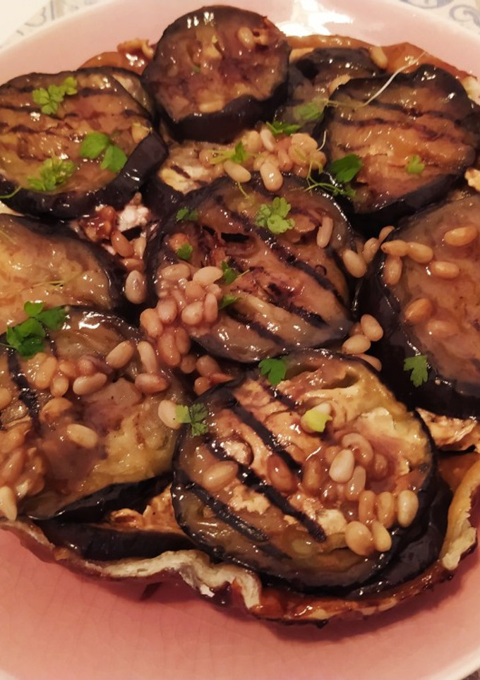 Una foto de Tatin de berenjenas