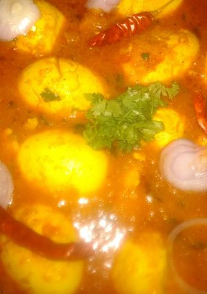 A picture of Egg curry.