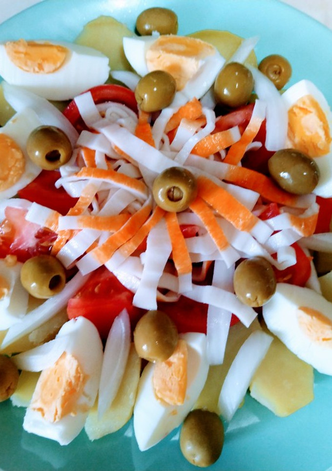 Una foto de Ensalada campera con surimi