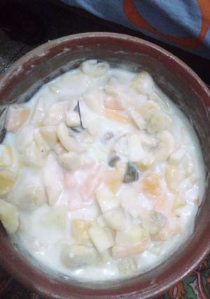 A picture of Dahi wali fruit chaat.