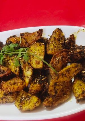 सूखे मसाले वाले चटपटे आलू (Sukhe masale wale chatpate aloo recipe in Hindi) रेसिपी मुख्य फोटो