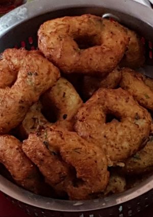 A picture of Rice vada.