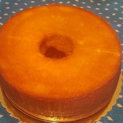 A picture of Chef Warren's Superior Pound Cake.