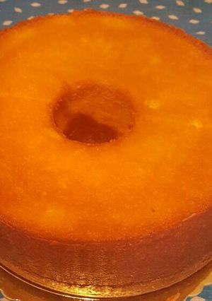A picture of Chef Warren's Superior Pound Cake.