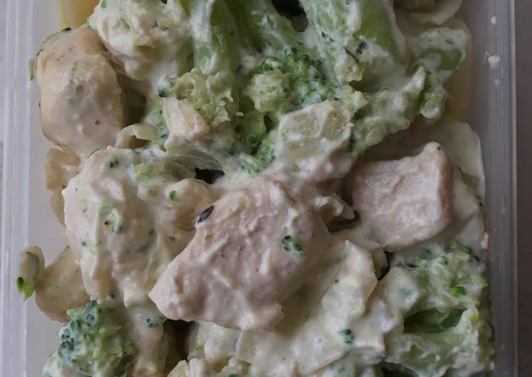Brokkolis mascarpone csirke