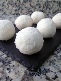 Una foto de Energy balls de yogur y coco