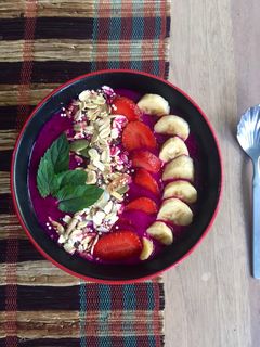 Foto resep Dragon Fruit Smoothie Bowl (Buah Naga)