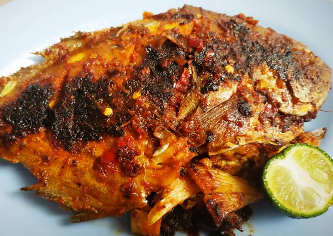 Resep Ikan bawal bakar pedas teflon yang Lezat