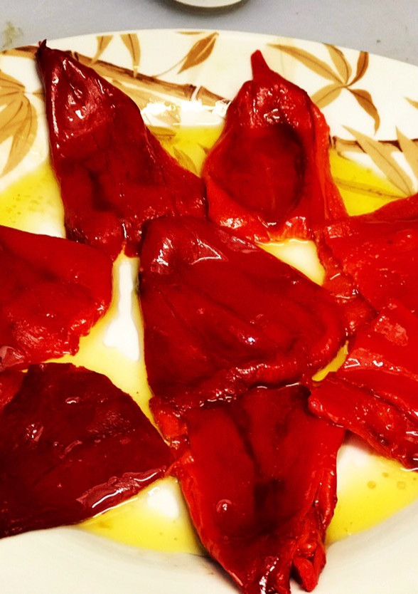 Una foto de Pimientos de piquillo al natural asados y caramelizados