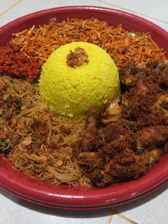 Foto resep Nasi kuning rice cooker