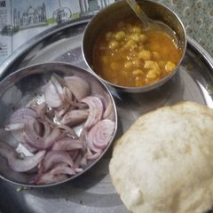 A picture of Chole bhature.